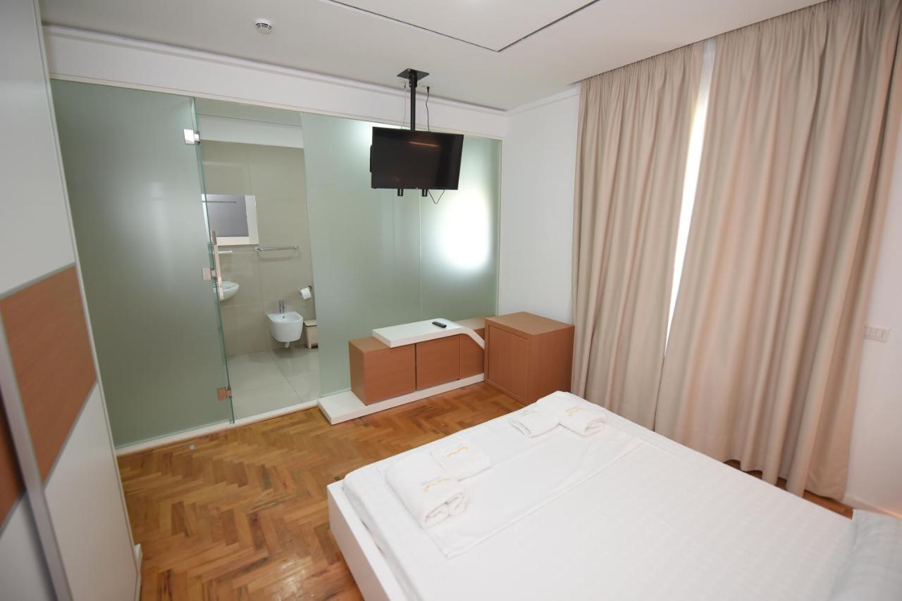 Thea Hotel *