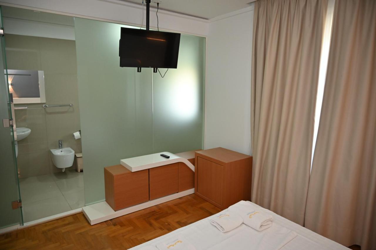 Hotel Thea *